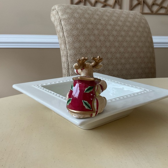 Santa’s Christmas Reindeer Platter Decoration- Seated 🎅 - Picture 3 of 6
